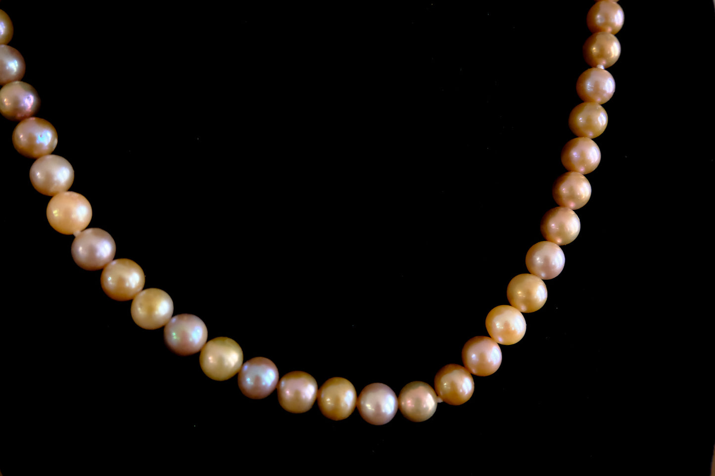 Hanan Pearl Necklace